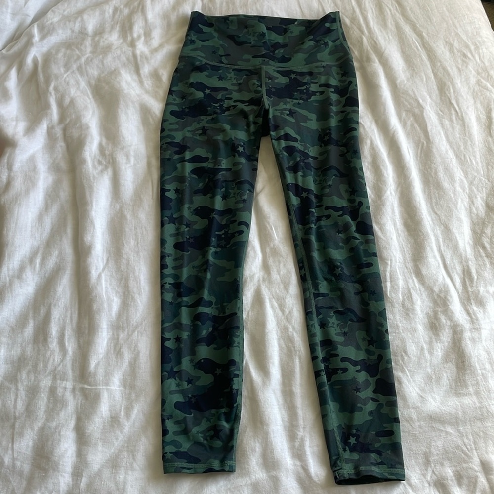 Fabletics Define Powerhold High waisted 7/8 Camo Star leggings